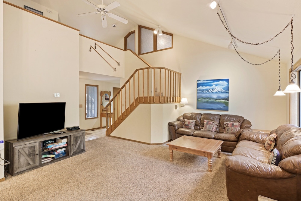 Blue Goose 16 4 Bedroom Home