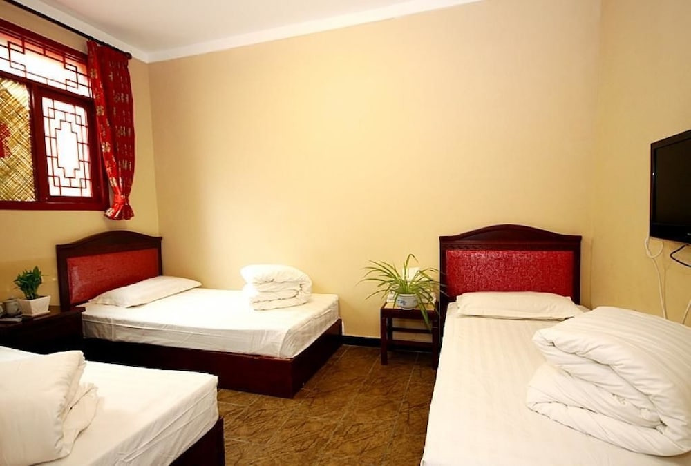 Leo Hostel