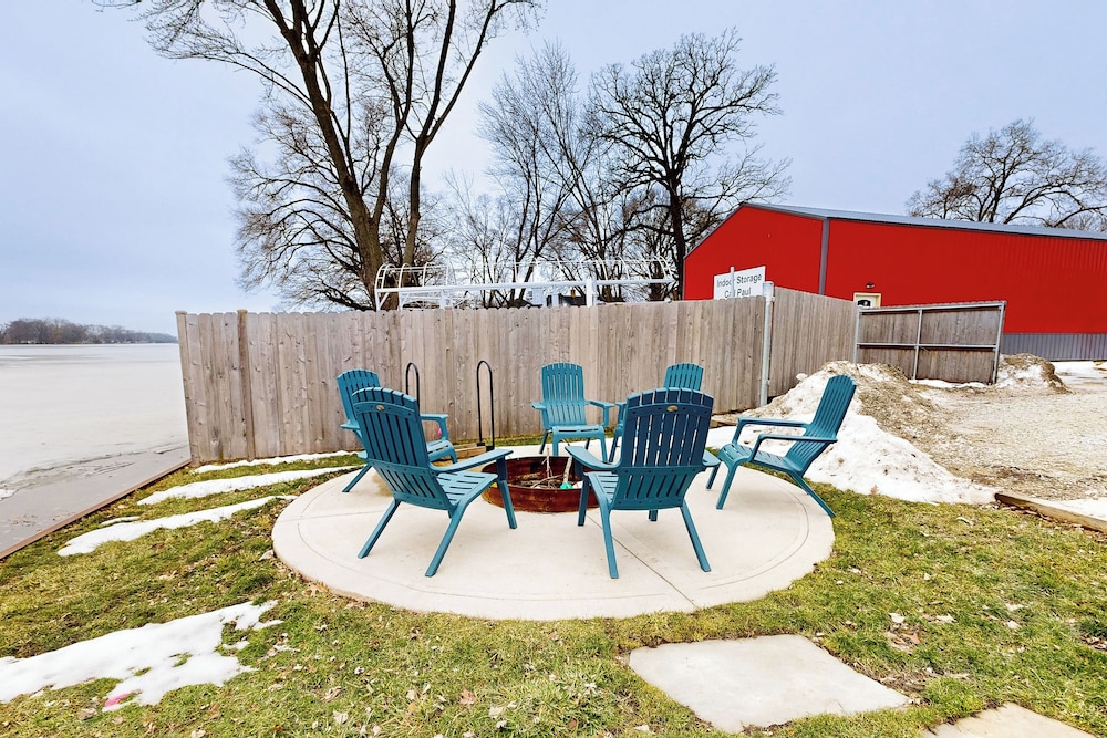 Lakefront Home w/ Fire Pit on Lake Marie