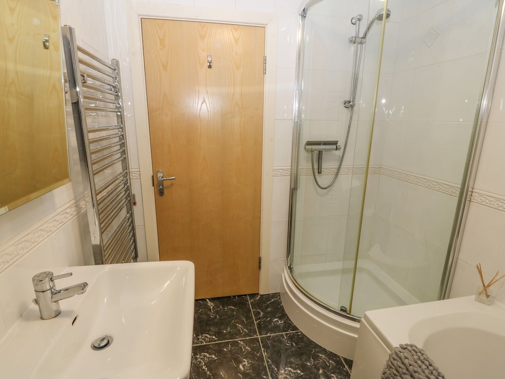 Barn End, 9 Stad Clynnog