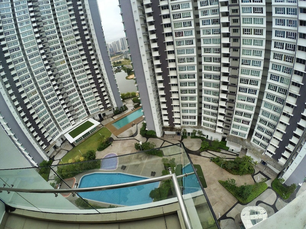 City Living with Panoramic Sea Views at Danga Bay
