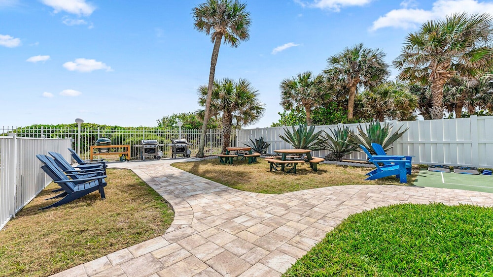 Chateau by the Sea - Happy Palm Stays