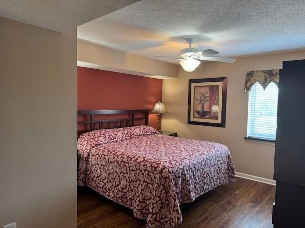 Yacht Club 2-505 3 Bedroom Condo