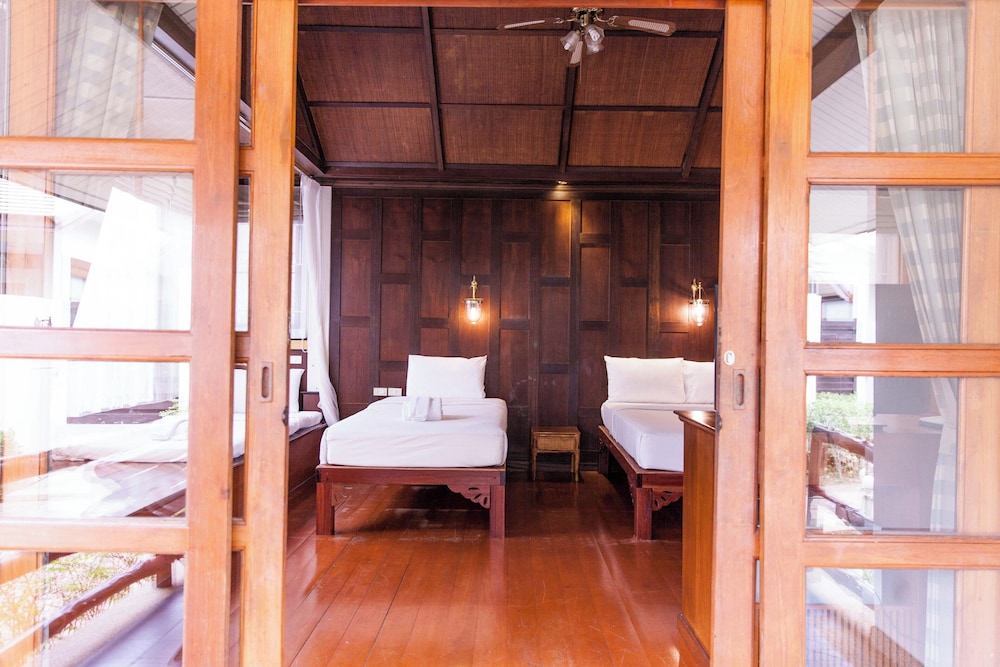 Coco Palm Beach Resort