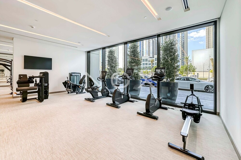 Modern 1BR 15th Floor Palace Residence
