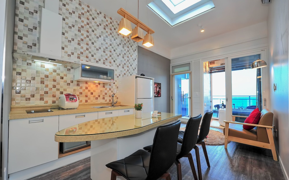 Sokcho Esher House Pension
