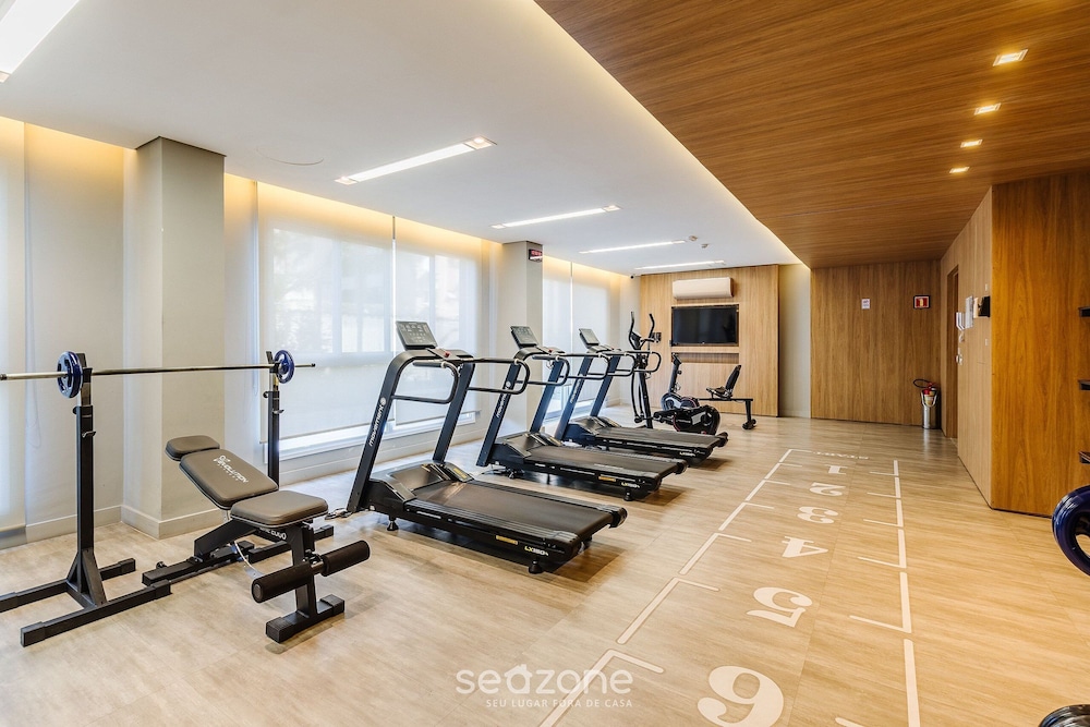 Studio in Building With Pool Con1206