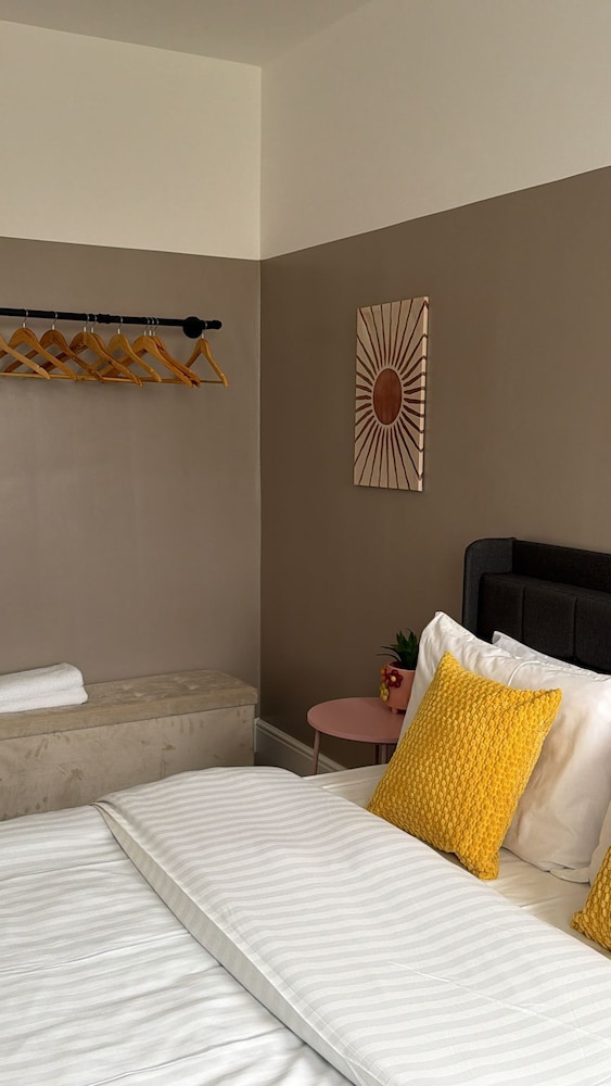 Luxury 2 Bed Apt Seaview By Urban Roost
