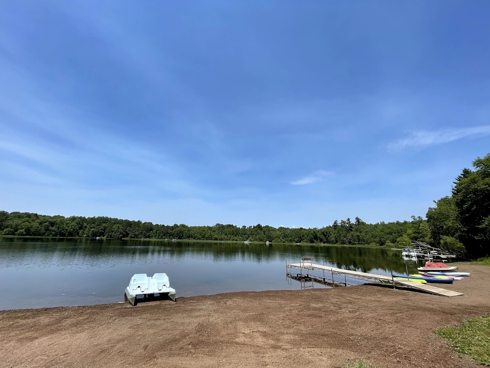 Hanging Horn Lakeside Resort