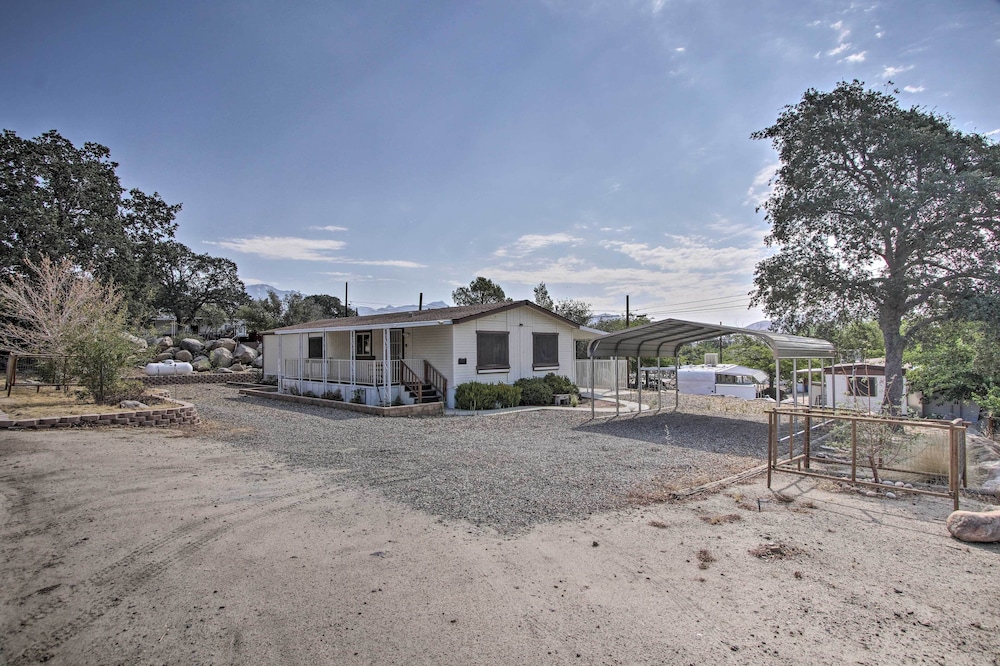 Family-friendly Home ~ 1 Mi to Kern River! view 4
