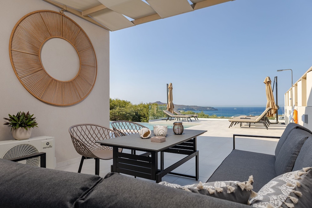 Theo Luxury Villas With Sea View