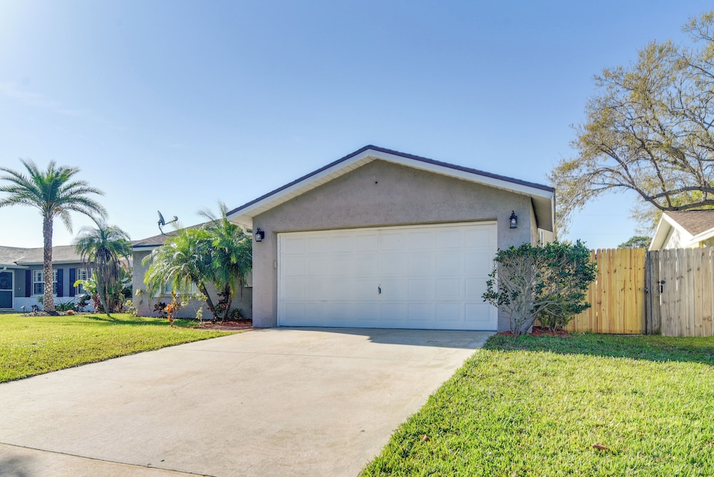 Pet-friendly Home w/ Pool & BBQ in Largo