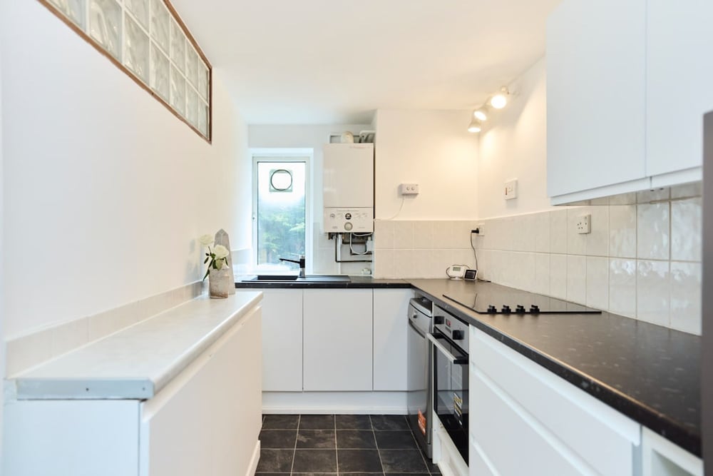 The Oxford Garden House - Spacious 5-bed Oxford Home With Garden Balcony