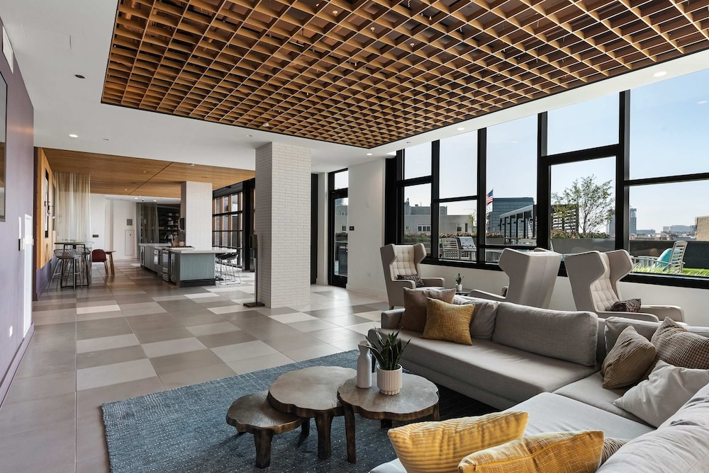 Skyline Penthouse Duo 6 Bedrooms for Large Groups