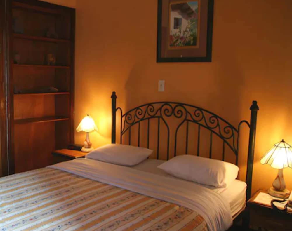 Hotel Fleur De Lys - Property Image 12