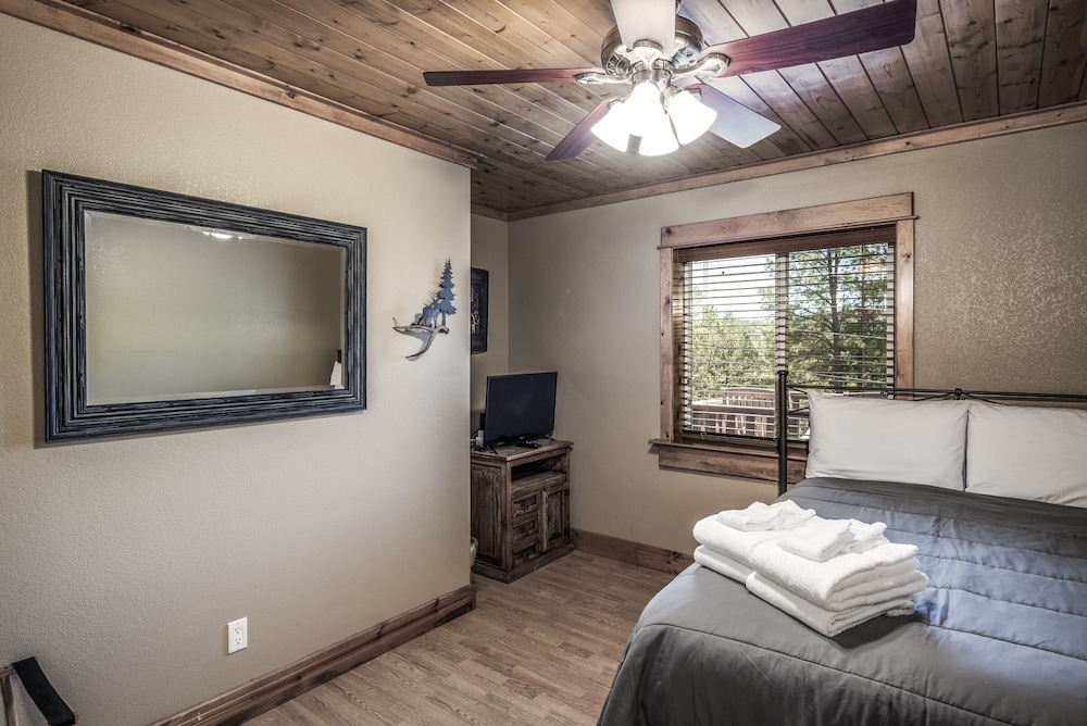 Double Elk Lodge view 5
