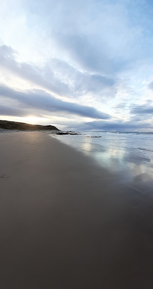 Taid's Retreat Silversands Cove Beach Lossiemouth view 2