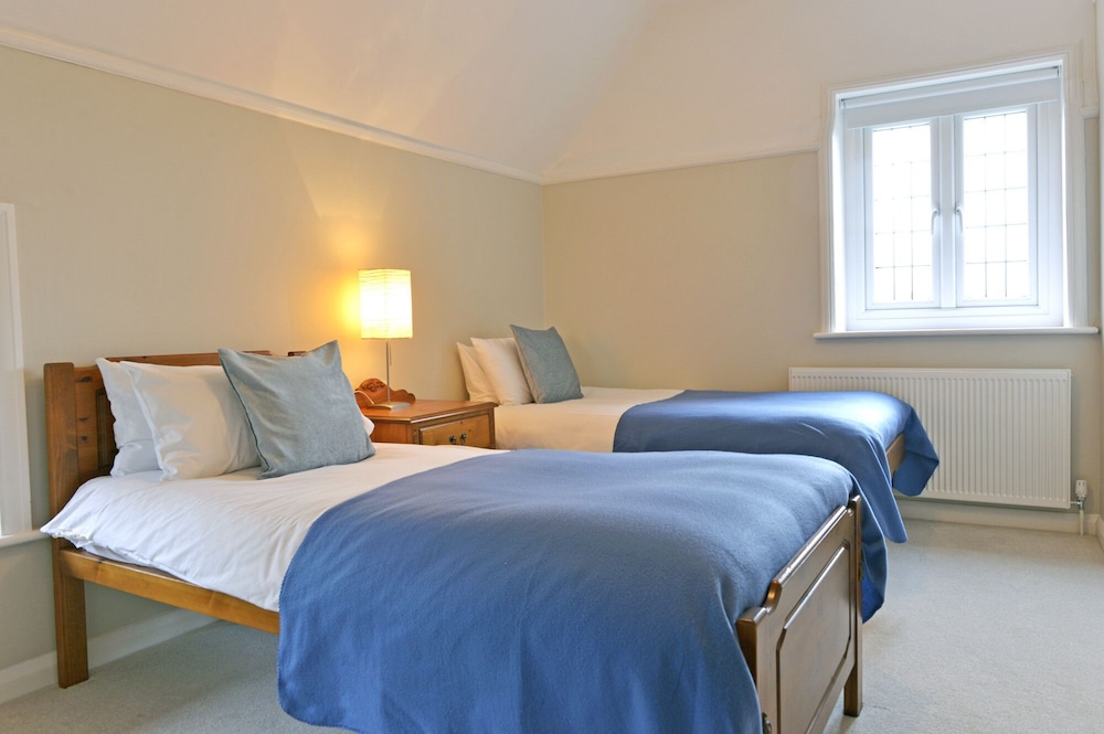 Coachman's Cottage view 3