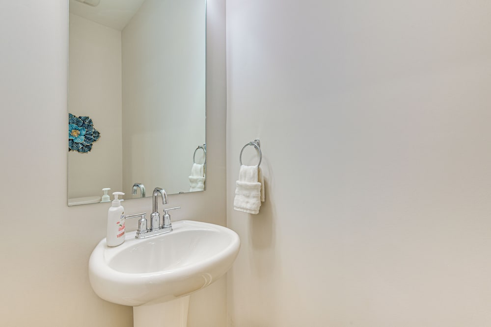 1 Mi to Sand & Surf: Townhome w/ Pool in Pcb!