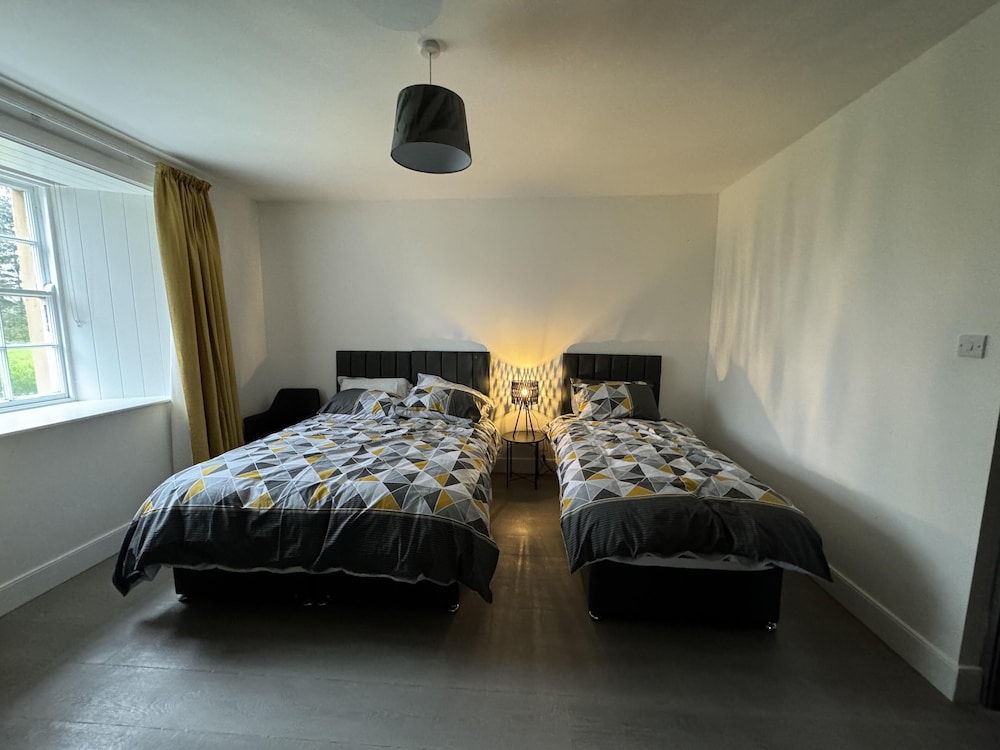 Captivating 5-bed Apartment Near Sion Mills view 2