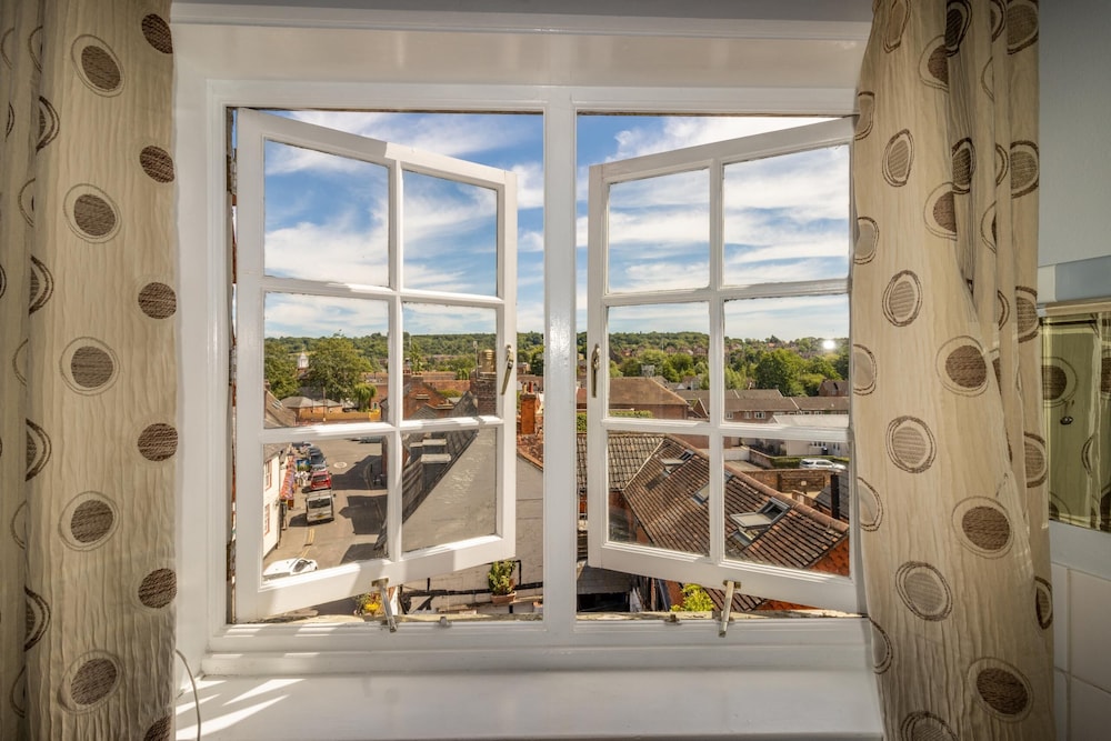 Marlborough Vacations - The Bear Marlborough - Property Image 9