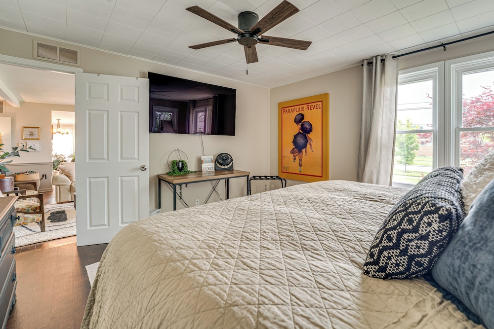 Canal-front St Clair Shores Home: 2 Mi to Dtwn