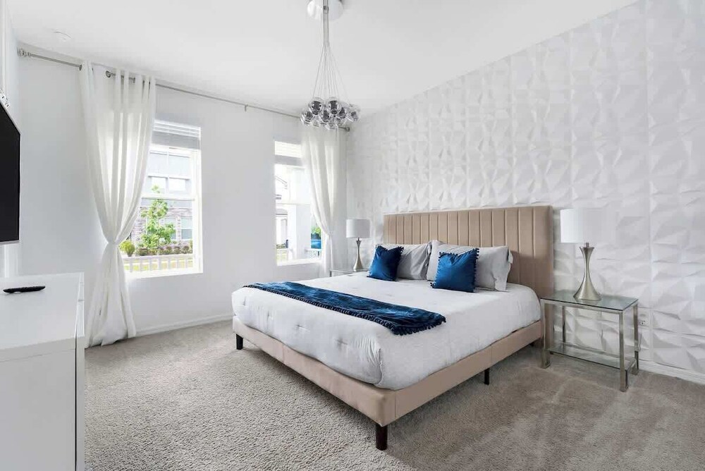 Stunning 7BR Home With Themed Bedrooms