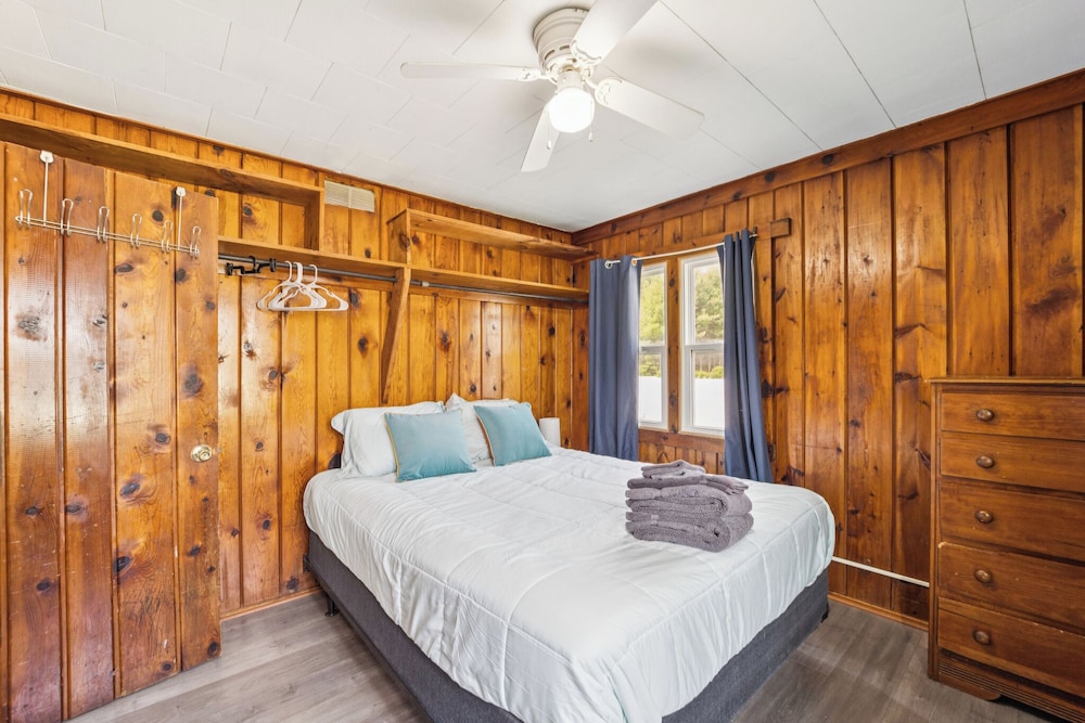 Barefoot Beach Resort