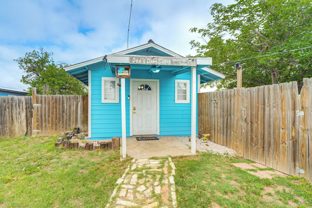 Walk to Lake Buchanan: Cottage Near Wineries!
