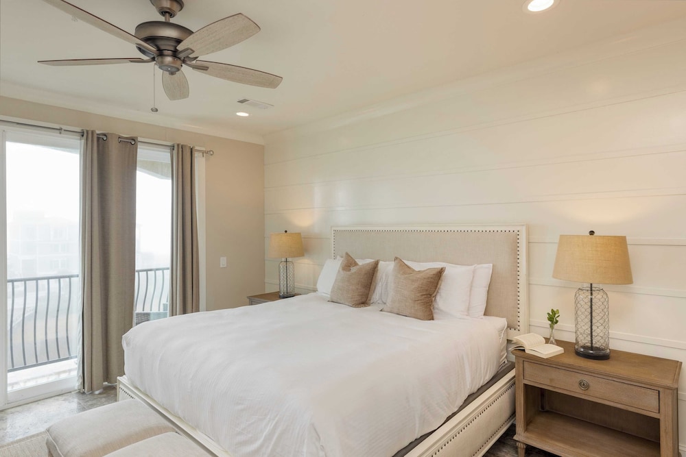 Sleeps 48, 2 Homes w/ Private Beach Access Bradley Circle Buyout by Avantstay