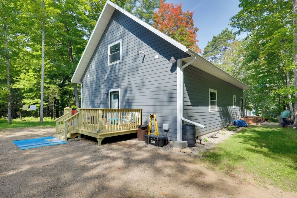 Paddle, Play & Relax: Home w/ Pioneer Lake Access!