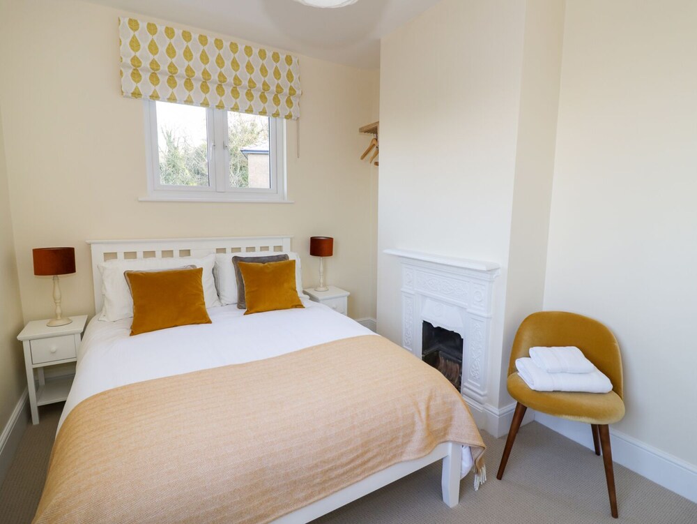 Chalk Cottage view 3