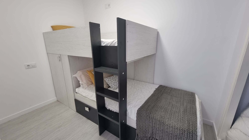 Seaside Apartment Sleeps 6 With Balcony