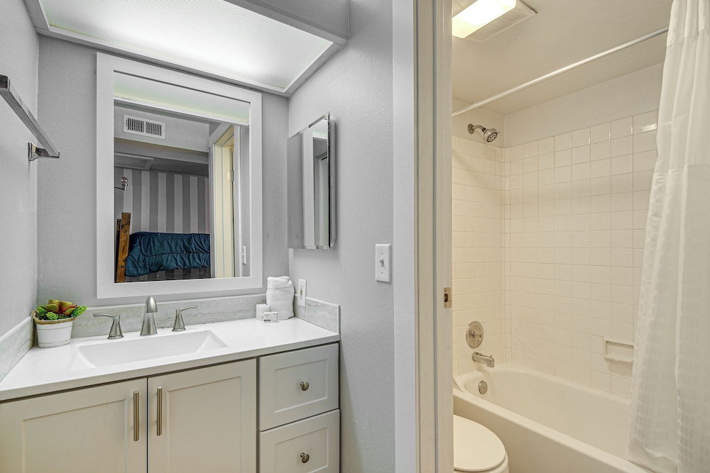 Walk to Lifts: Brian Head Condo w/ Ski Locker!