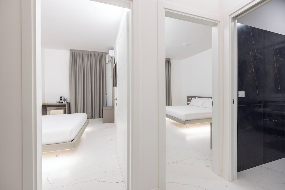 Excelsior Station Suite