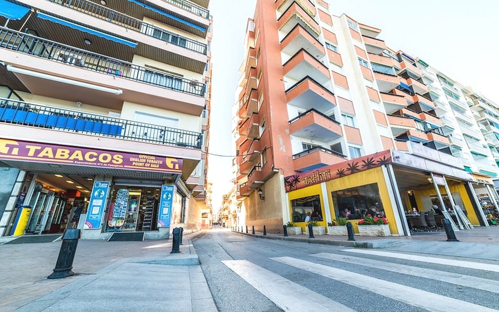 Calle Cuesta | 6 Pax | Second Line | 2331-AW