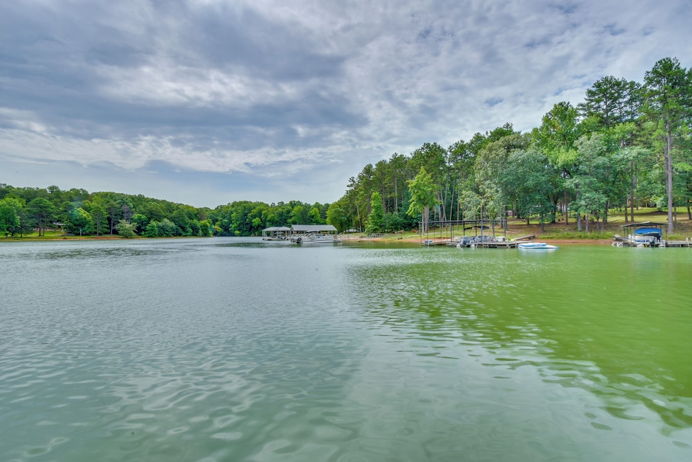 Peaceful Lake Hartwell Hideaway w/ Boat Dock! - Property Image 2