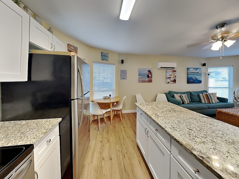 Sea Rocket by Distinctive Beach Rentals view 5