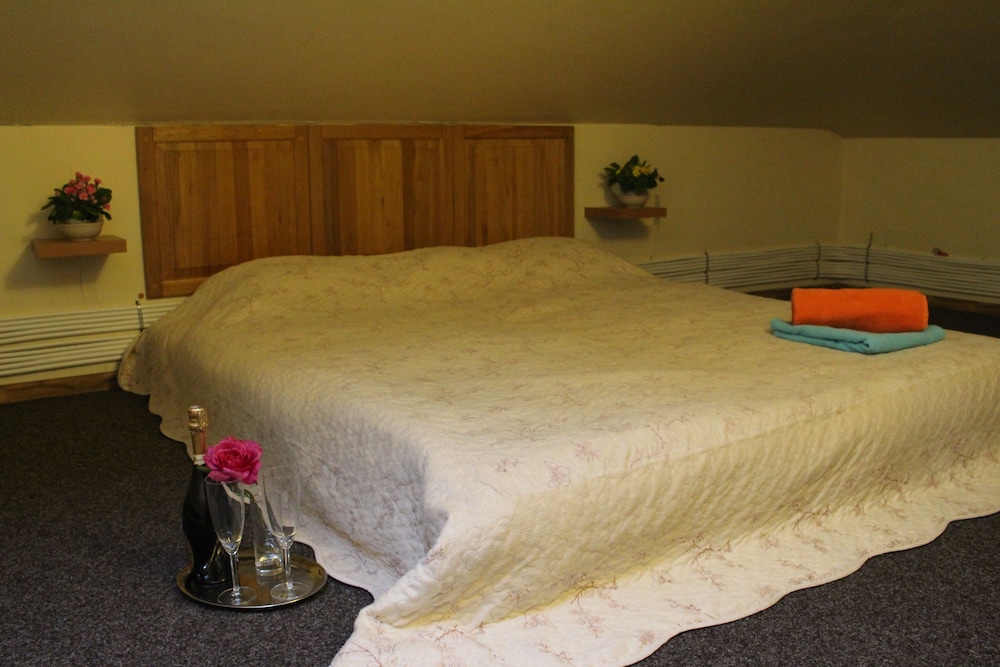 Sleep In BnB