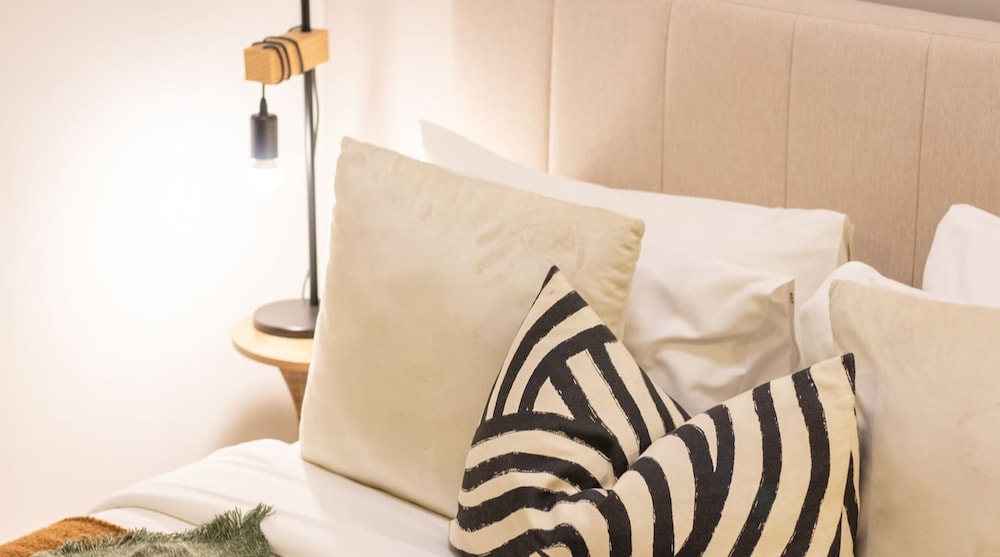 Manzil- Chic Studio in JVC With Premium Amenities