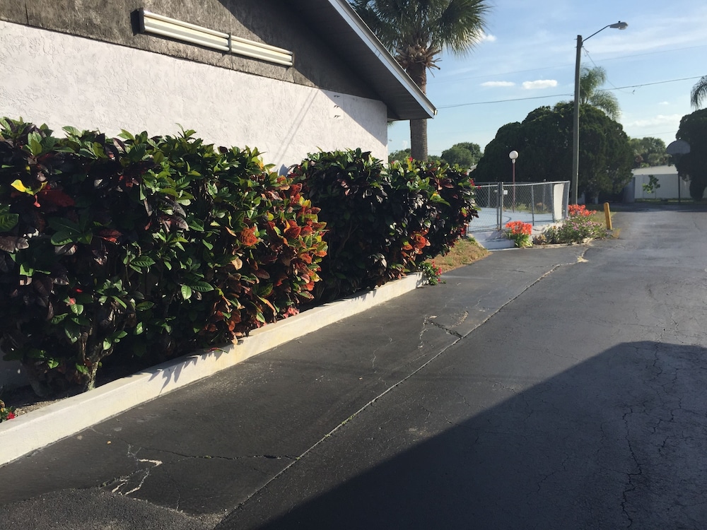 Sebring Vacations - Sebring Inn - Property Image 11