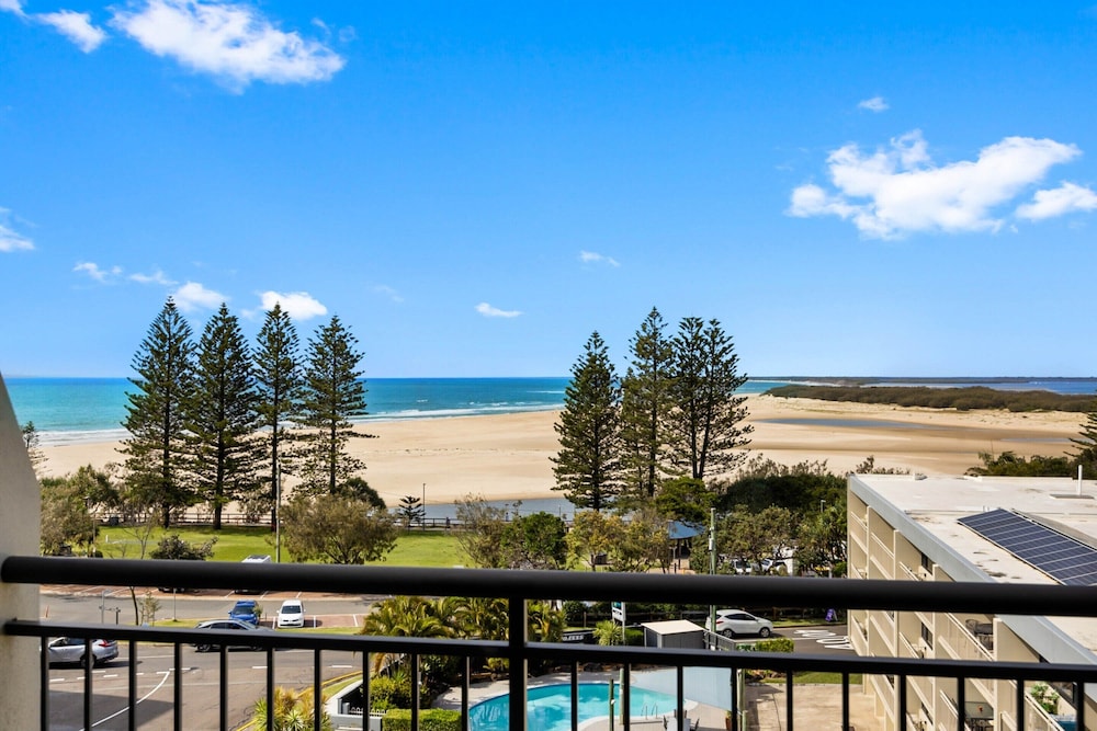 Oceanfront 3-bed Retreat With Pool-steps to Beach