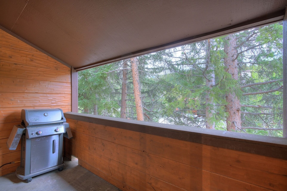 Motherlode C9 2 Bedroom Condo by RedAwning view 5