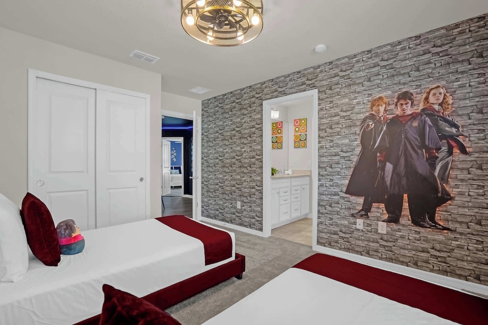 Upstay: Family Retreat w Pool, Cinema & Games Room