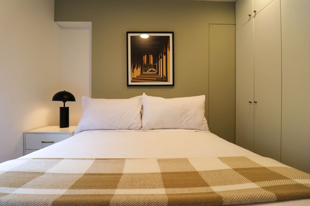 w Monochromatic 2BR w Terrace in Miraflores