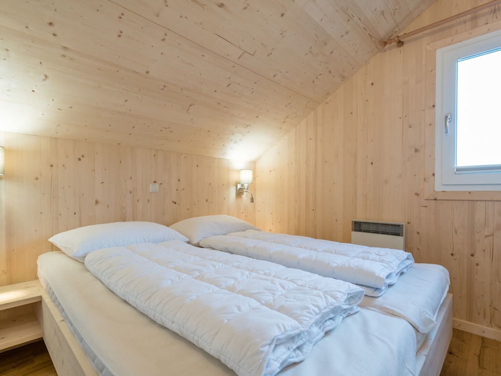 Attractive Chalet With Whirlpool