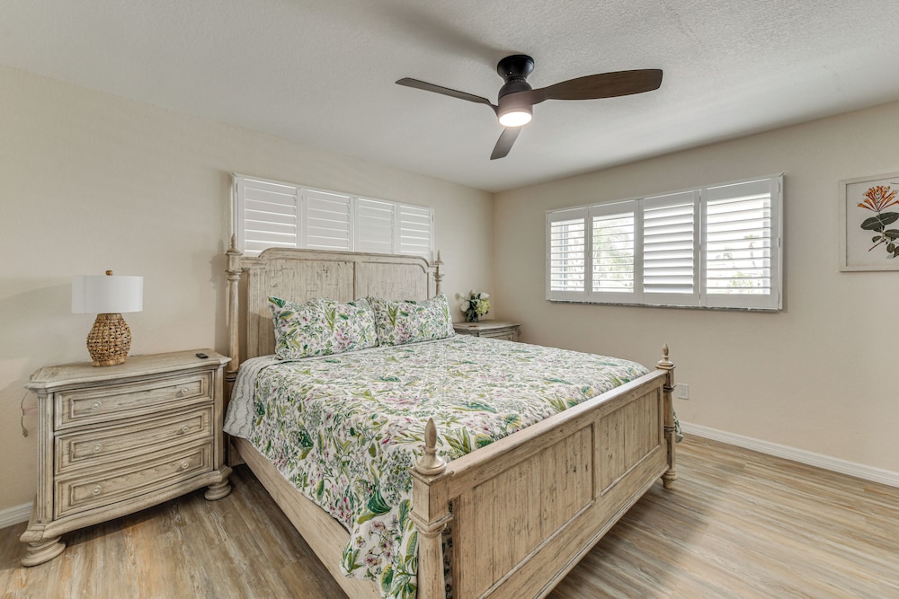 Private Pool w/ Canal Views: Apollo Beach Getaway