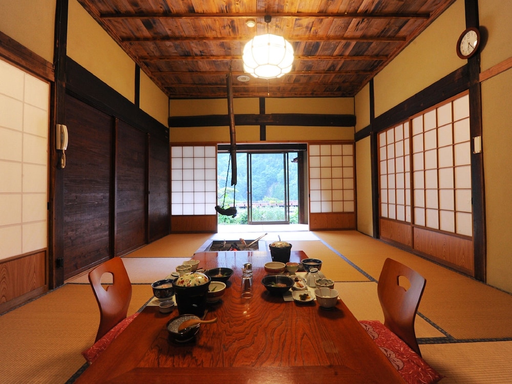 Iyanoyado Kazuraya