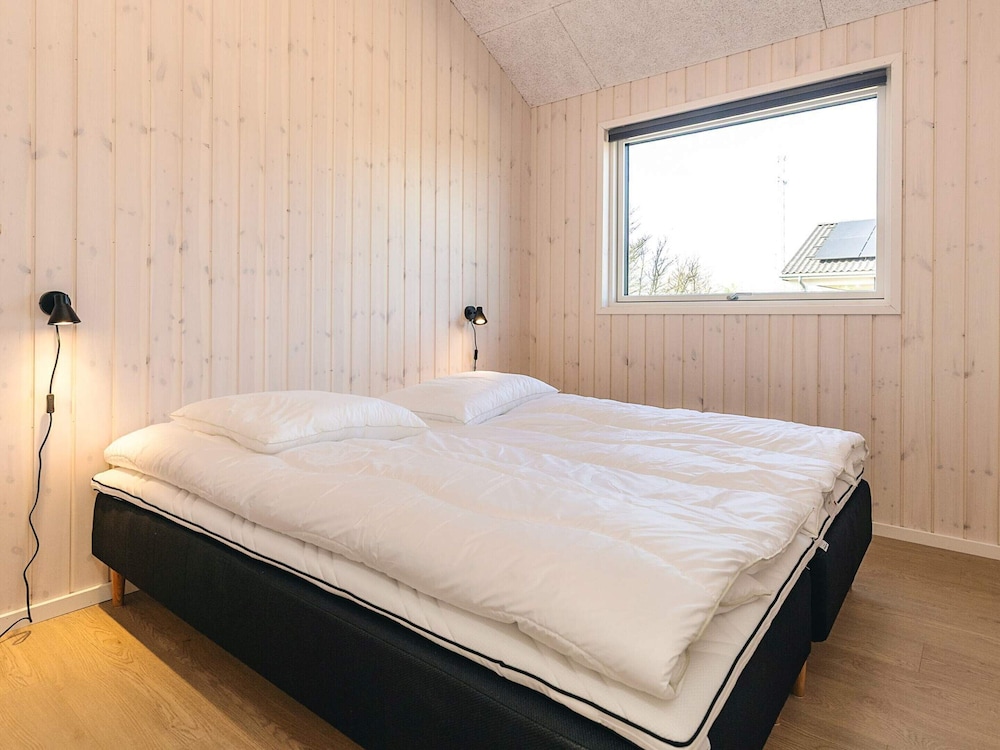 5 Star Holiday Home in Humble