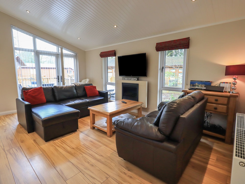 Oakwood Lodge